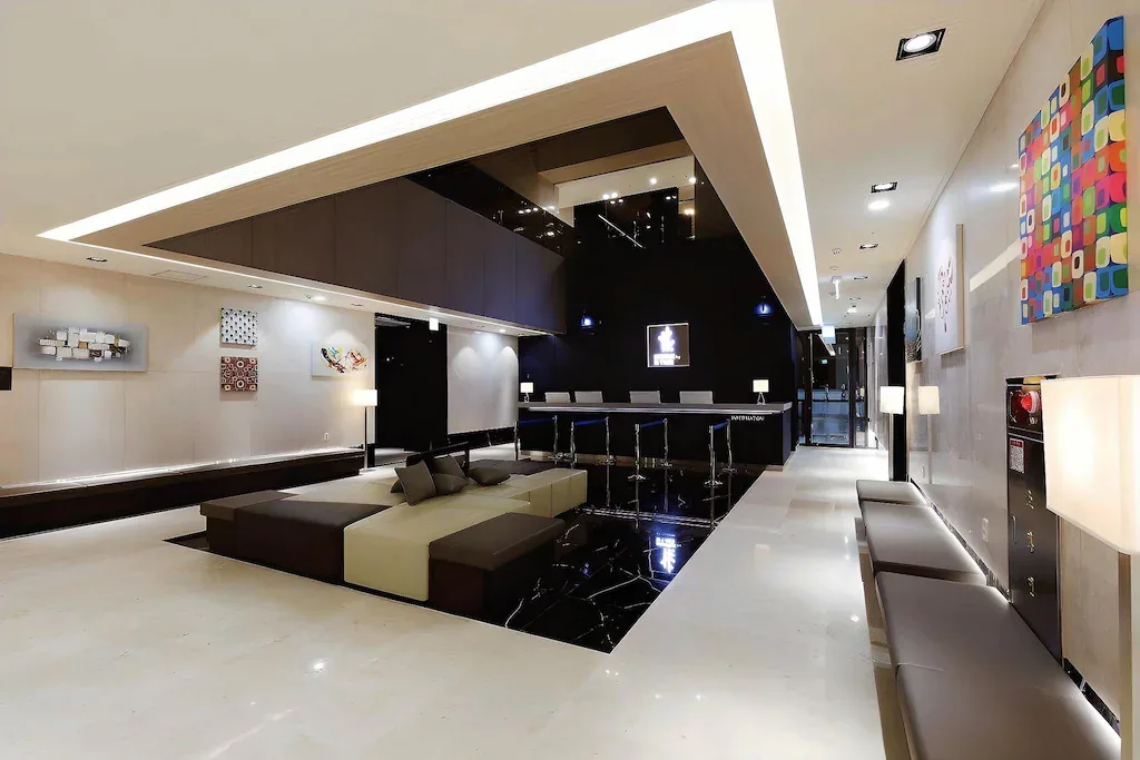 Gloucester Hotel Kintex guest lobby